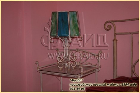 Мебель кованная Кованая настольная  лампа Беспута